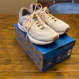 Brooks Ravenna 10 - women’s size 10 - grey